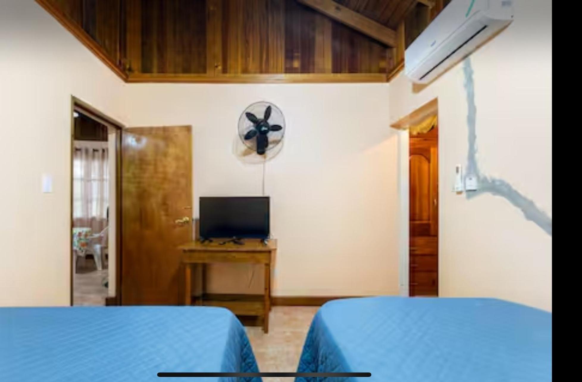 R&V Villa Negril Bagian luar foto
